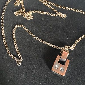 Pretty necklace with long chain
